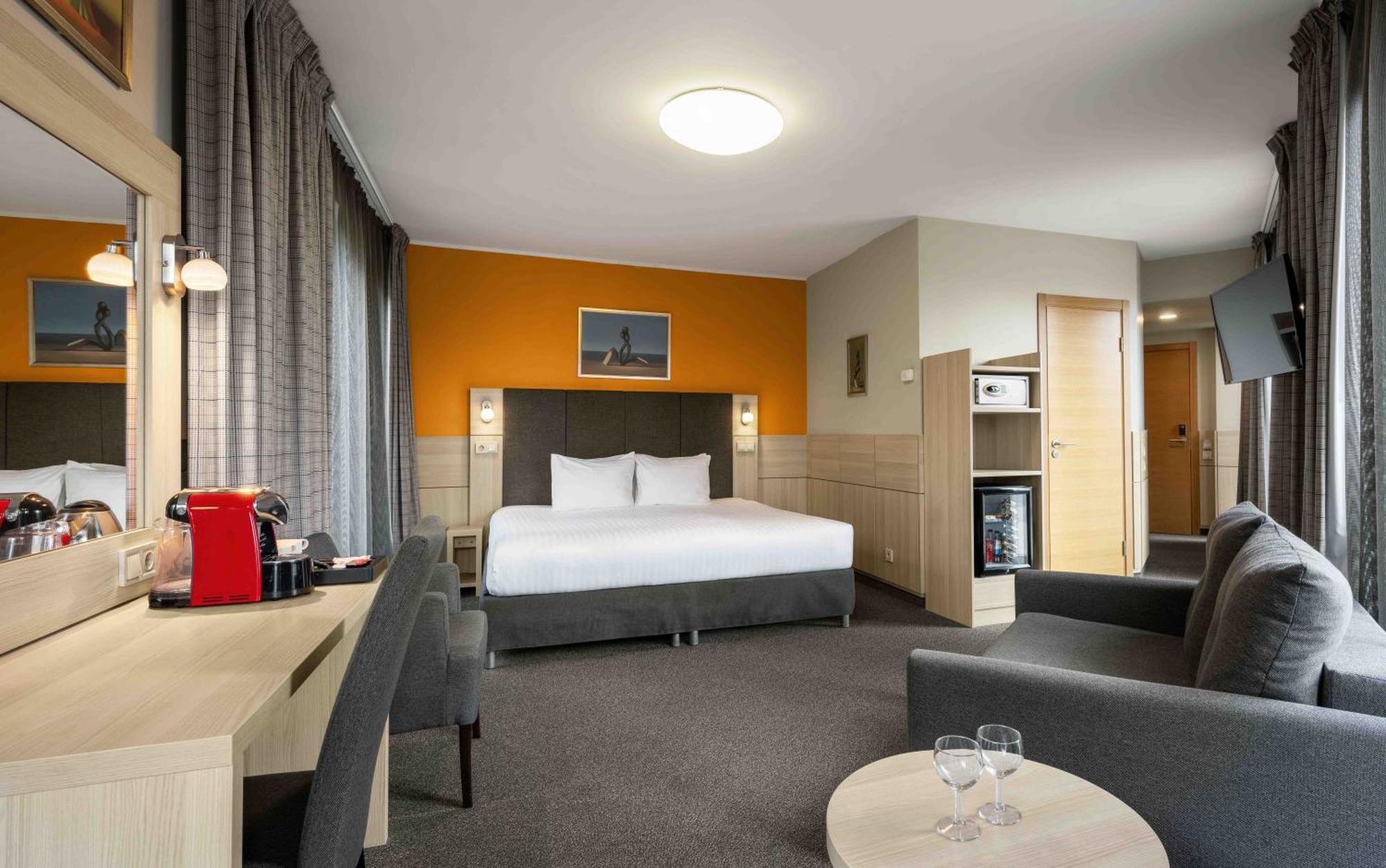Wellton Riga Hotel & Spa Extérieur photo